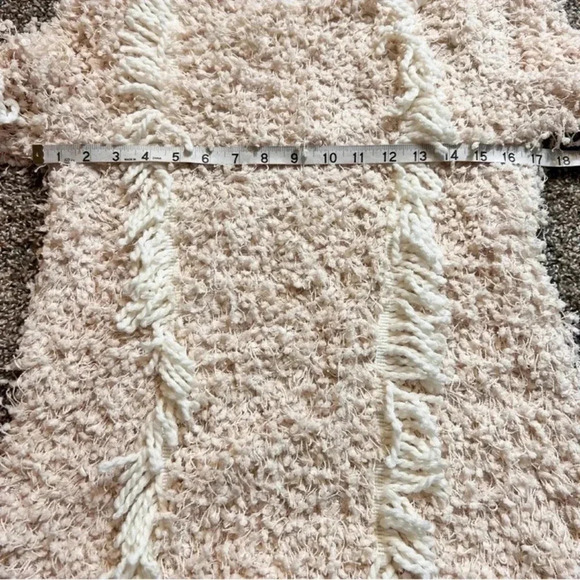 FREE THE ROSES CREW NECK SWEATER CREAM AND TAN CREWNECK LONG SLEEVE - Picture 7 of 10